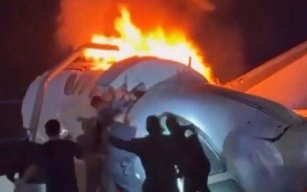 Avionazo en Laredo: Rescatan a sobrevivientes atrapados