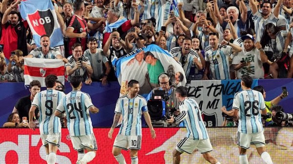 Golea Argentina 3-0 a Argelia con 
