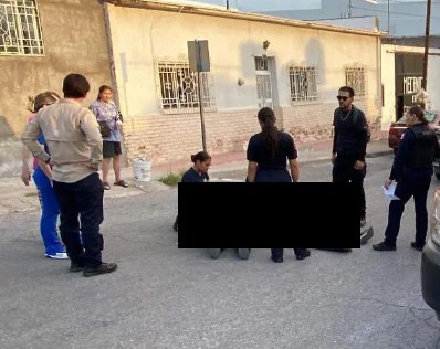 Lo hallan tirado en la calle