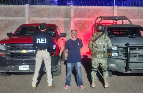 Detienen en cateo a un adulto mayor acusado de abusar de menor