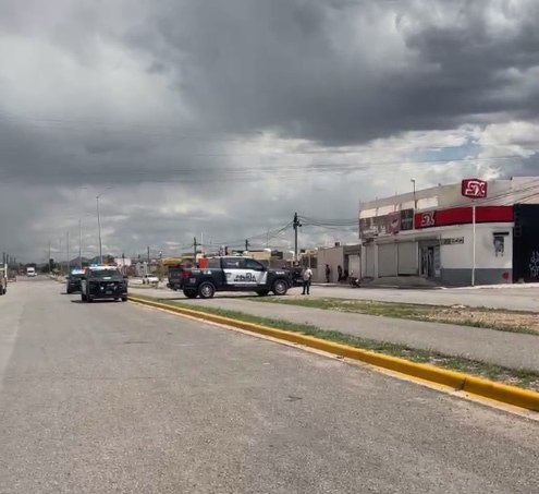 Lo ejecutan al salir de Six