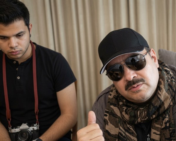 Pepe Aguilar humilló a su hijo y rechazó abrazarlo