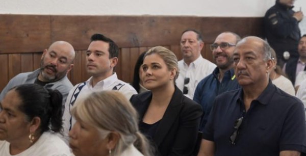 Maru Campos encabeza homenaje a sacerdotes jesuitas en Cerocahui