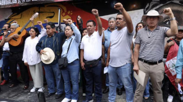 Se retira la CNTE del Zócalo; prometen regresar con más fuerza