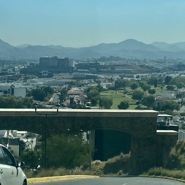 Calor extremo: Máxima 37°C y mínima 23°C,