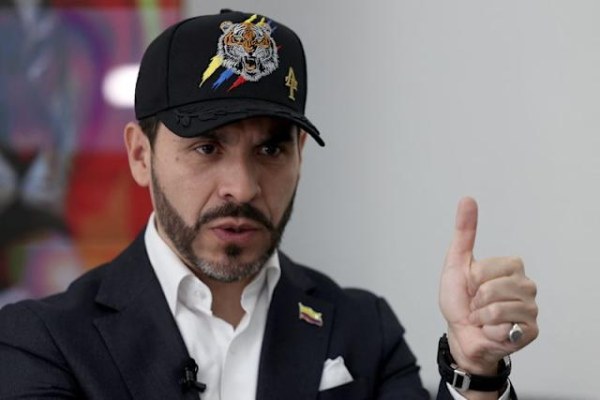 Felicitan EU, Argentina y Ecuador a derechista de Colombia