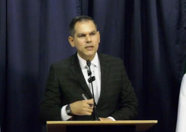 Desmiente Loya declinación de candidatura