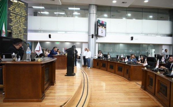 Aprueban no reelección de diputaciones y ayuntamientos