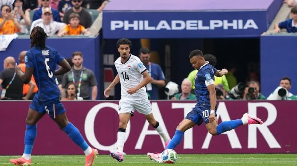 Con doblete de Mbappé vence Francia a Irak