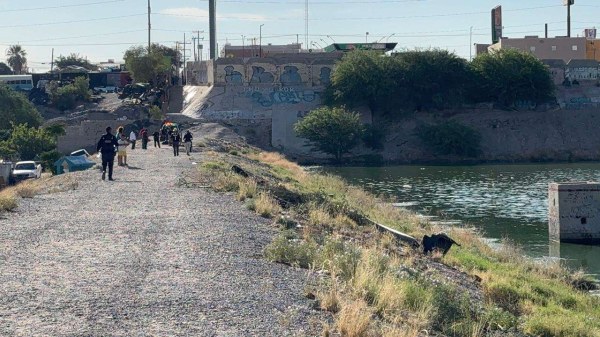 Localizan muerto flotando en dique