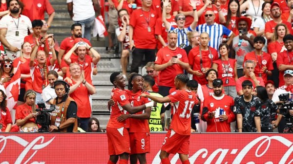 Suiza derrota a Canadá en su casa