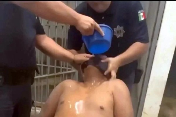 Graban a policías torturando en Colima
