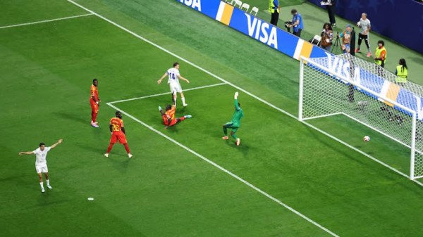 Derrota Congo 3-1 a Uzbekistán
