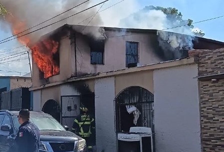 Sofocan incendio en casa