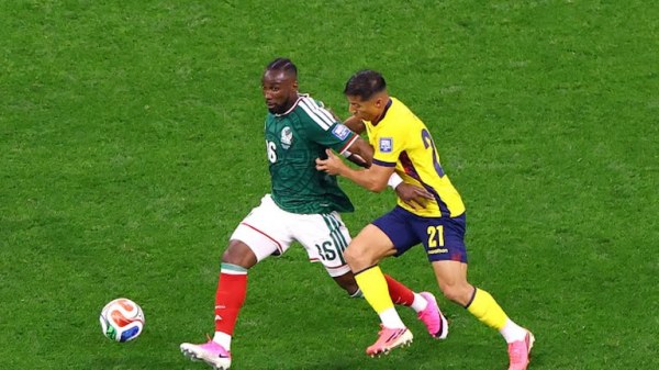 México gana 2-0 a Ecuador al medio tiempo