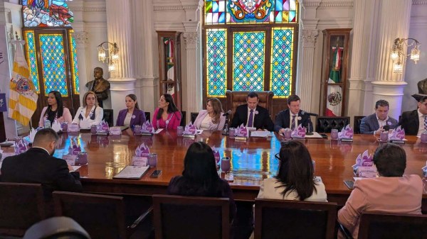 Hacen primer Cabildo de mujeres