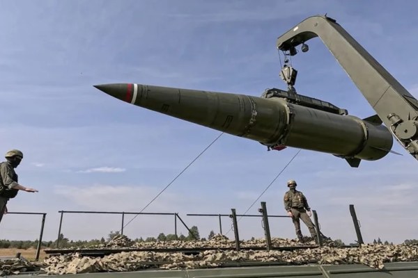 Irán utiliza misil balístico Sejil contra Israel