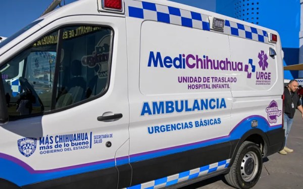 Localizan a mujer lesionada en la vía pública
