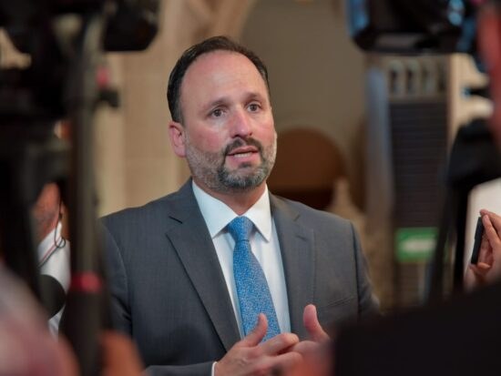 De la Peña rechaza acusaciones de misoginia