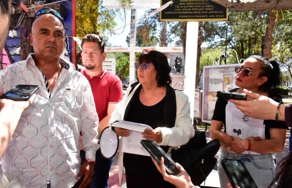 Denuncian violencia contra maestros