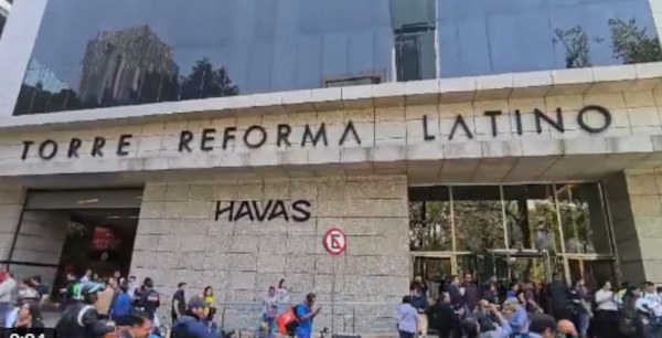 Fallece mujer tras caer de edificio en Paseo de la Reforma