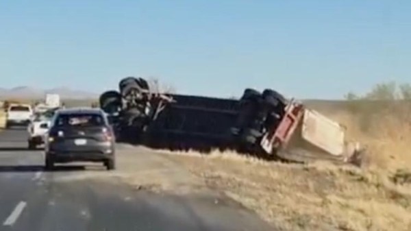 Vuelca en carretera a Juárez