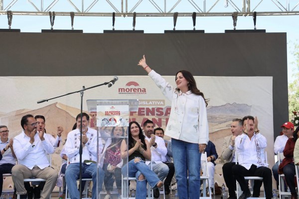 Destapan Noroña y Mier a Andrea Chávez