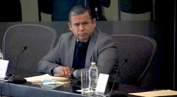 Luis Villegas arremete contra Santiago de la Peña