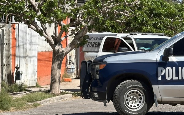 Muere ex agente vial dentro de camioneta