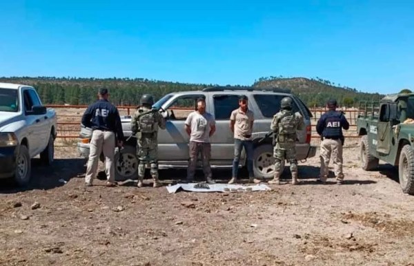 Caen dos con arsenal y droga en Guachochi