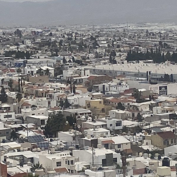 Calor y sol: Máxima de 33°C ; Alerta por radiación