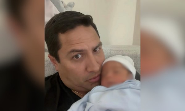 Julión Álvarez presume las primeras fotos de su hijo