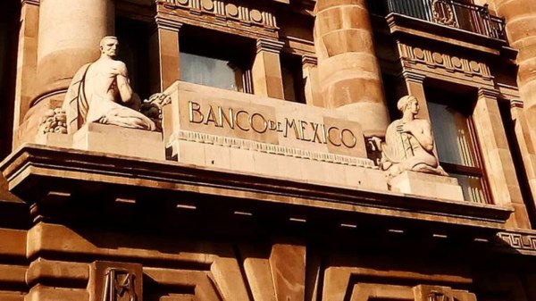 Banxico sorprende al recortar tasa de interés