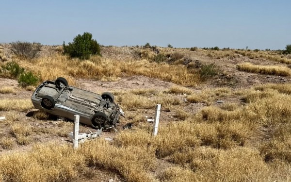 Volcadura en carretera a Delicias deja un lesionado