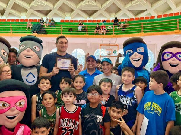 Inauguran Alan Falomir y Eduardo Nájera copa Aguardianes