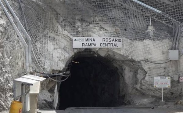 Derrumbe en mina deja a 4 trabajadores atrapados en Sinaloa