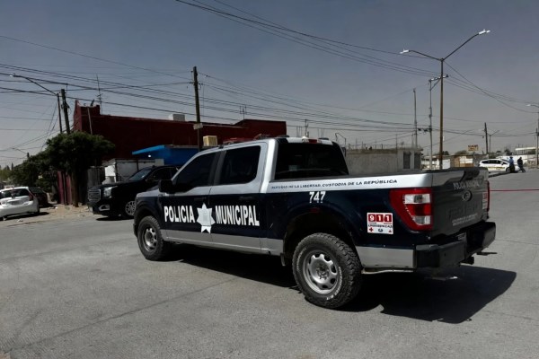 Fallece afuera de centro de salud