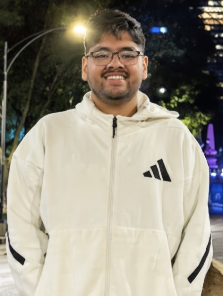 Ingeniero se prepara para ser crucificado