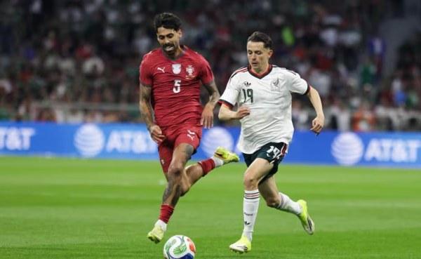 Empatan México y Portugal en reapertura del Azteca