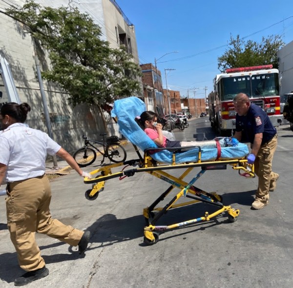 Intoxicación masiva en el Centro: Familia de turistas hospitalizada