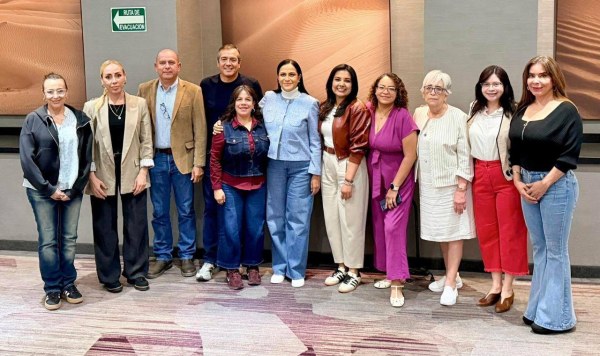 Ariadna Montiel y diputados de Morena