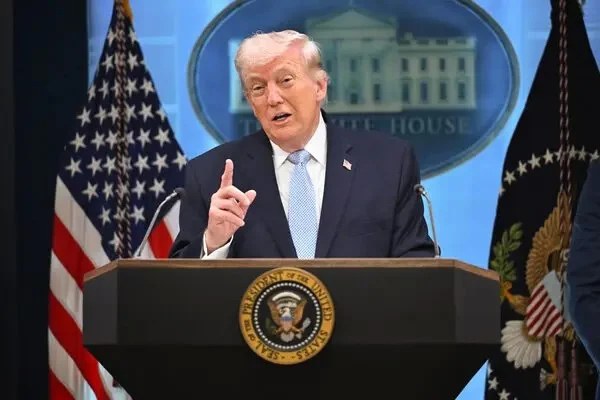 Trump afirma que EU tomará el control de Cuba 