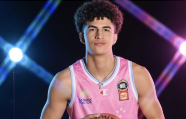 Karim López, a un paso de hacer historia en la NBA.