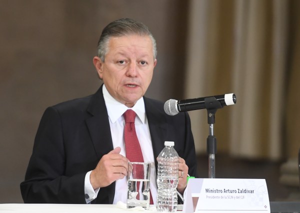 Zaldívar afirma que Rubén Rocha ya no cuenta con fuero