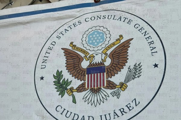 EU revisa red consular de México