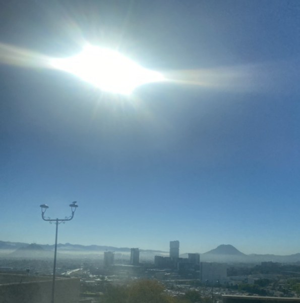 Viernes Soleado y Caluroso:  máxima de 27°C y una mínima de 12°C.