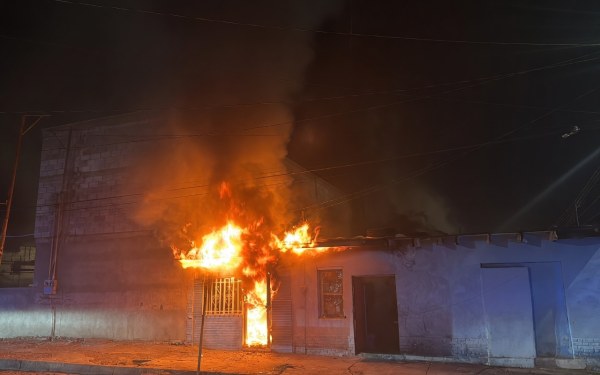 Mujer incendia casa tras discusión con su pareja