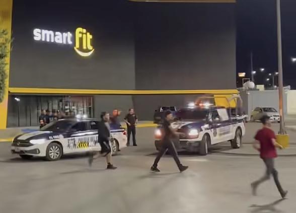 Aseguran 7 autos de lujo tras operativos vs arrancones