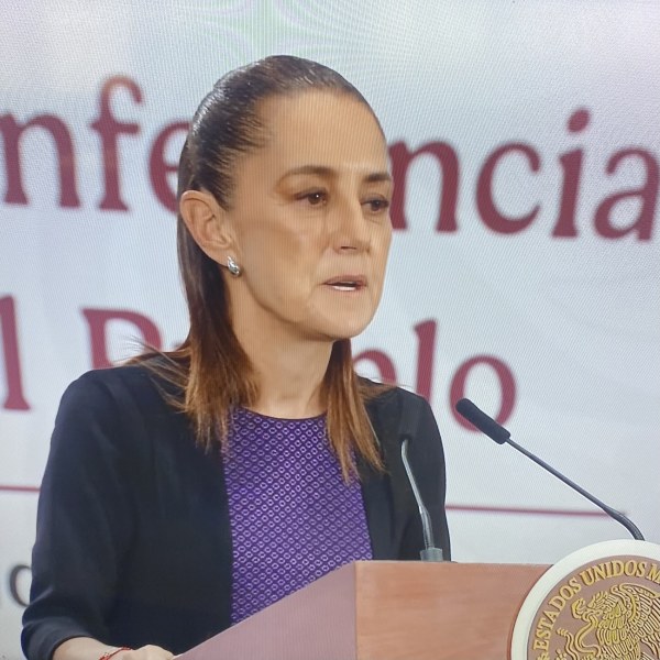 Sheinbaum anunció que Telcel debe eliminar cobros por fianzas anuales