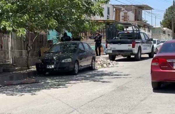 Ejecutan a pareja dentro de casa